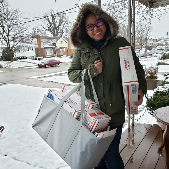 Meet your Posher, RACHELLE - Picture 1 of 6